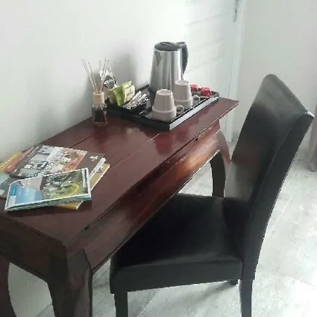 Aux Genets De Josephine *