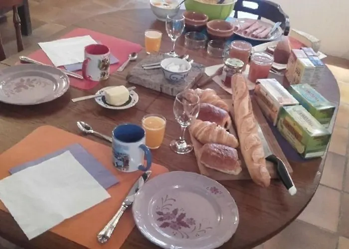 Aux Genets De Josephine Homestay