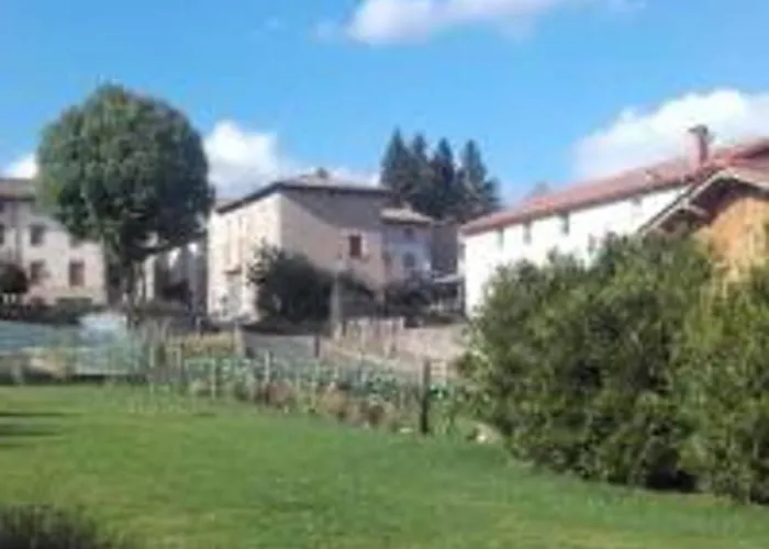 Aux Genets De Josephine * Fournols