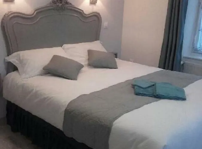 Aux Genets De Josephine Homestay Fournols